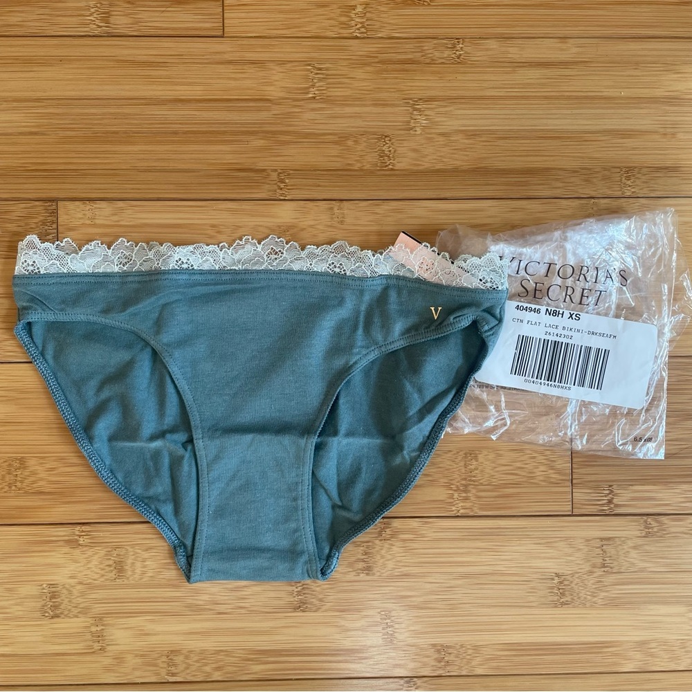 VS Lace Top Bikini Panty